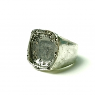 Bague cadre diamants gris